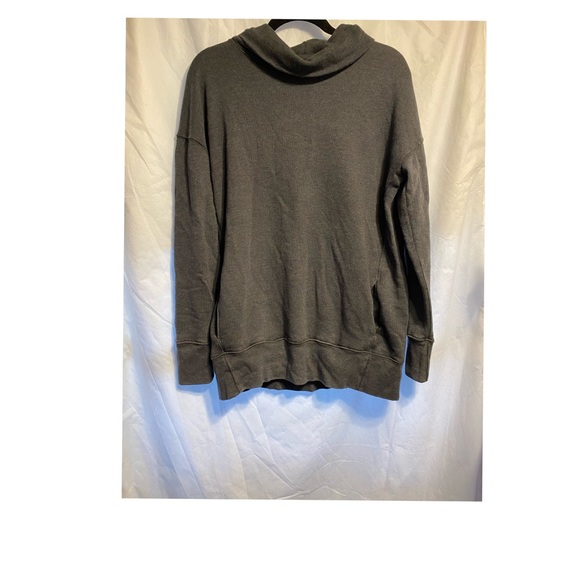 Sweatshirt - Picture 1 of 2